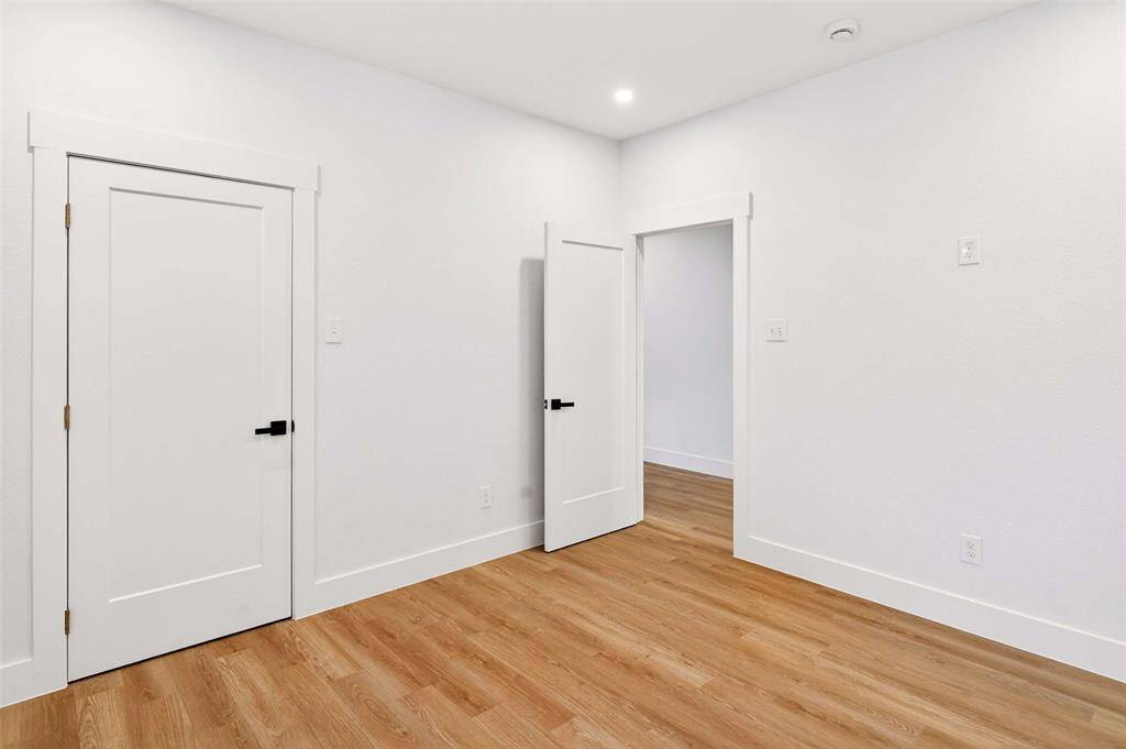 439 W 9th Street #2, Dallas, TX 75208