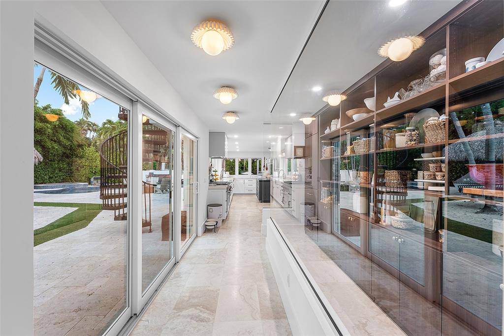 Fort Lauderdale, FL 33304,2421 NE 12th St