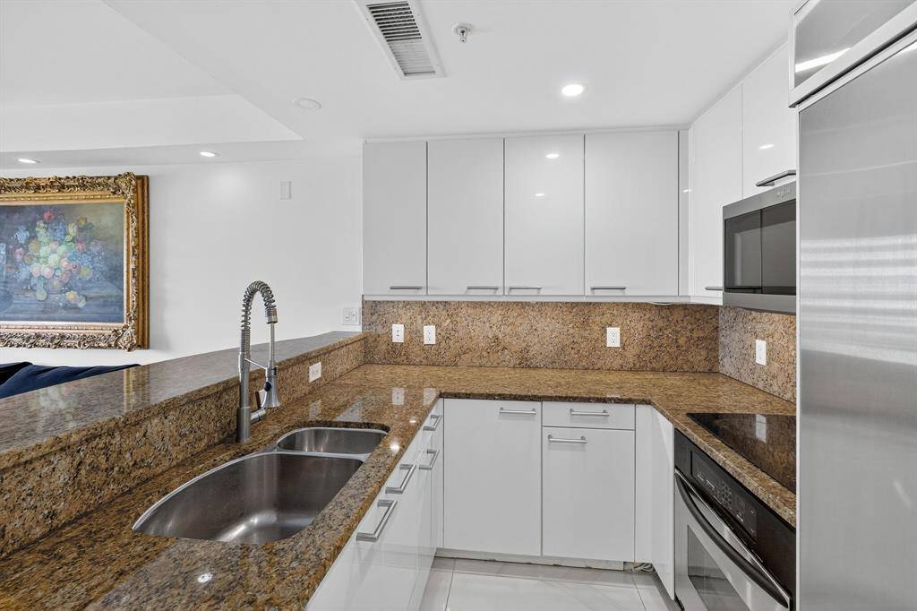 Coconut Grove, FL 33133,3350 SW 27 Ave #1207