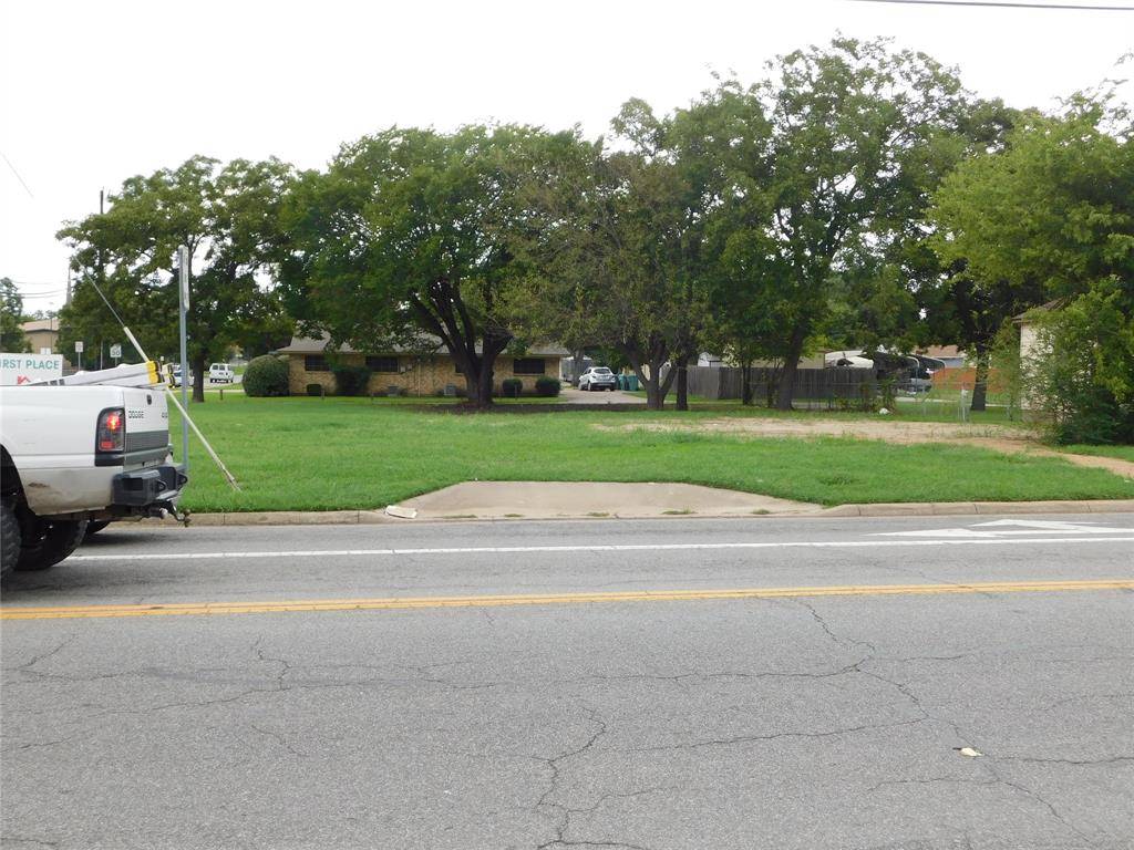 1906 N Travis, Sherman, TX 75092