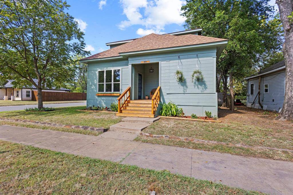 Denison, TX 75020,831 W Owing Street