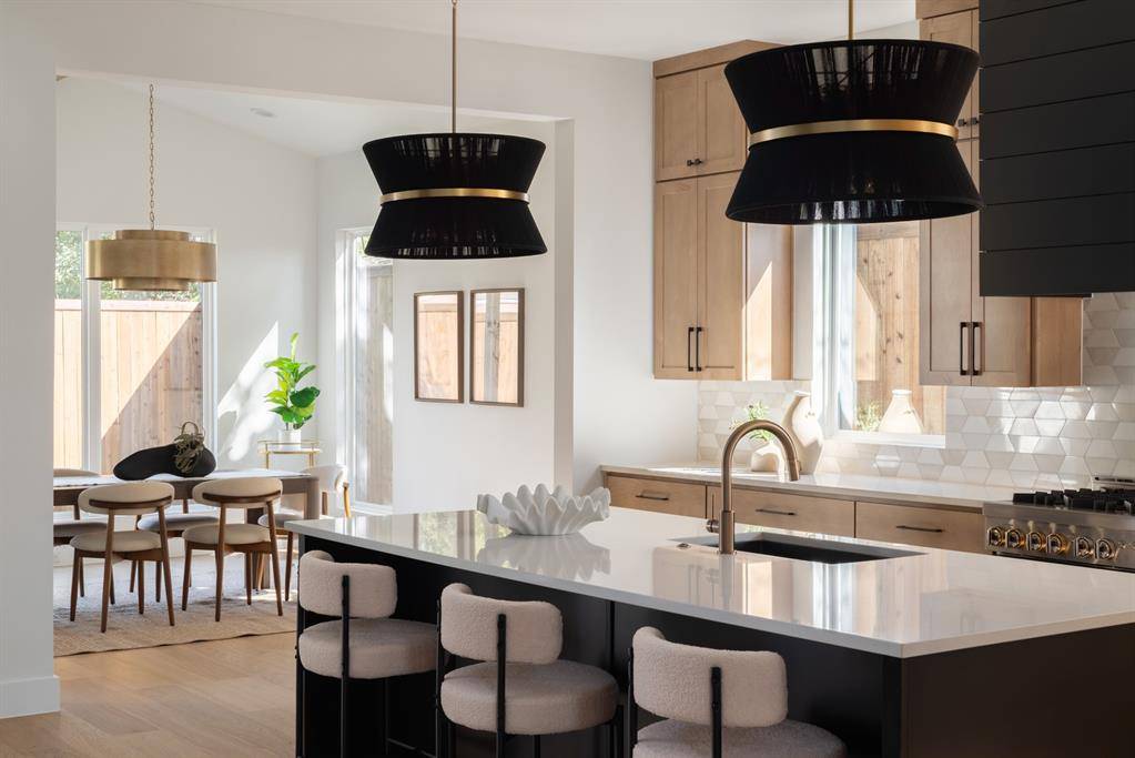 Dallas, TX 75238,10321 Lanshire Drive