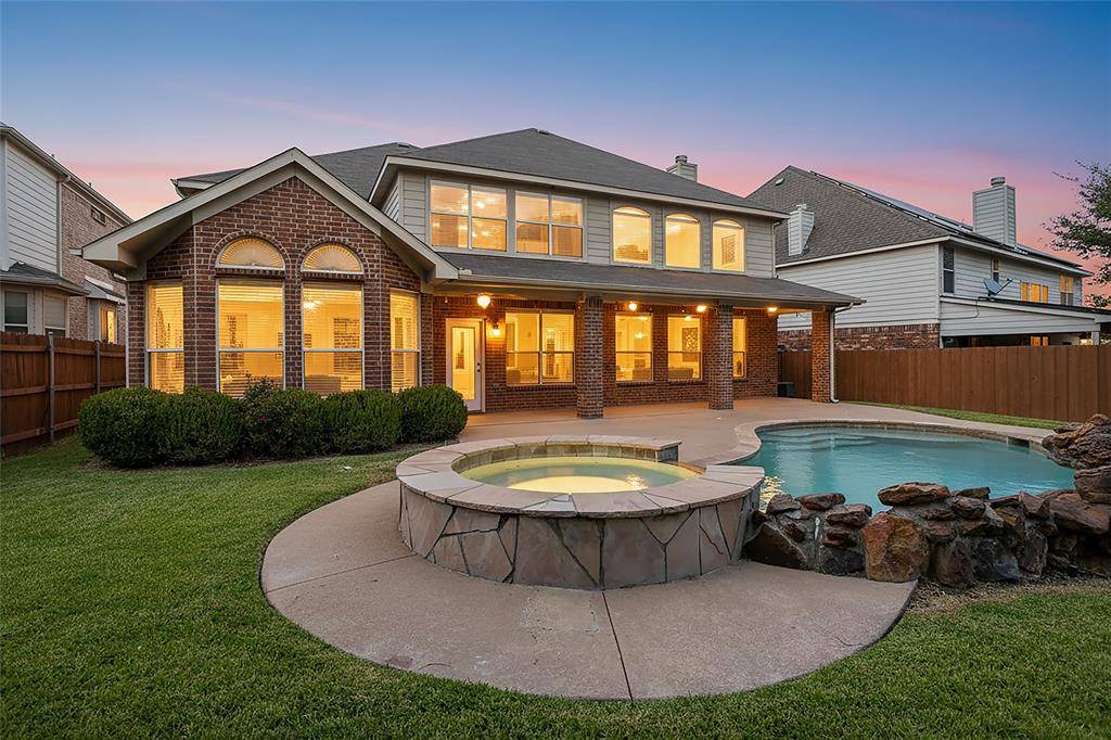5009 Valleyside Drive, Fort Worth, TX 76123