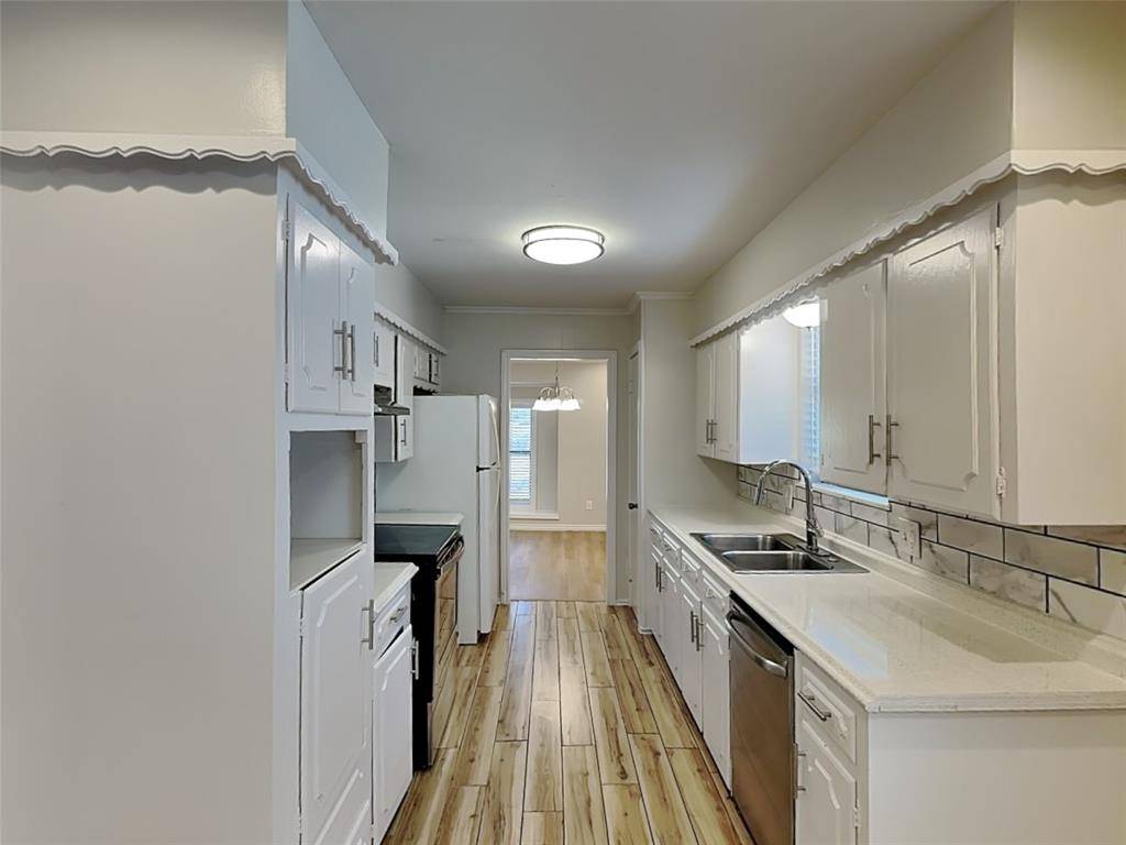 Dallas, TX 75232,5928 Fox Hill Lane