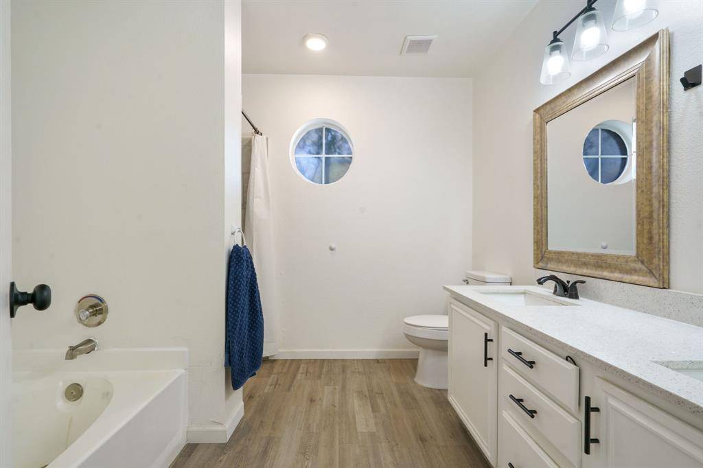 Arlington, TX 76001,807 Havenbrook Drive