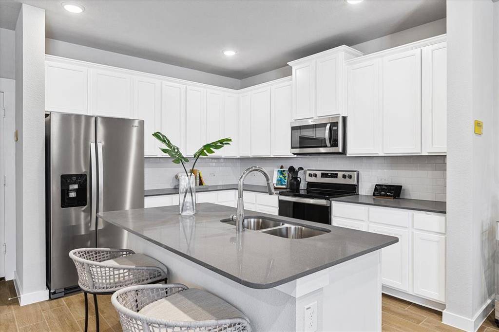 Heartland, TX 75114,3719 Star Mesa Street #16