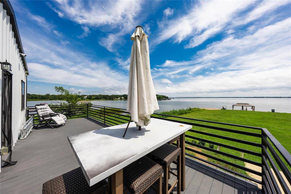 Seven Points, TX 75143,726 Lakeshore Drive