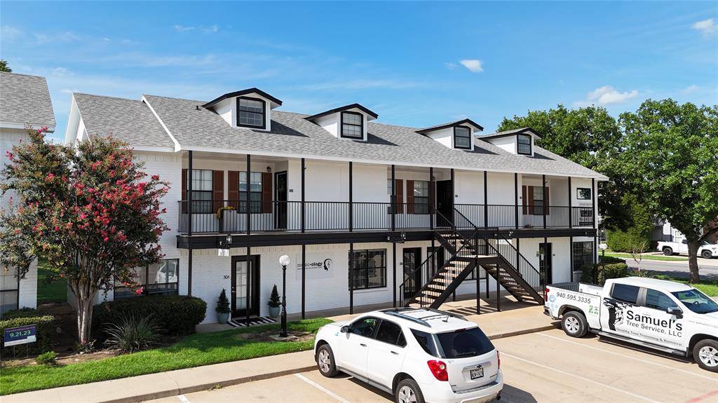 405 S Elm Street #304, Denton, TX 76201
