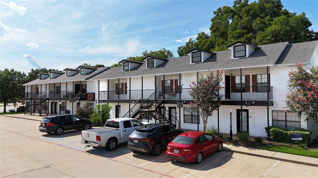 405 S Elm Street #304, Denton, TX 76201