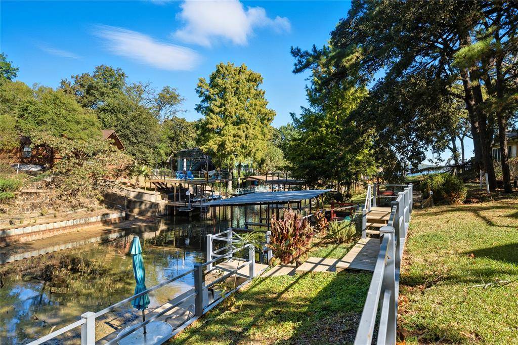 Tool, TX 75143,517 Shore Line Drive