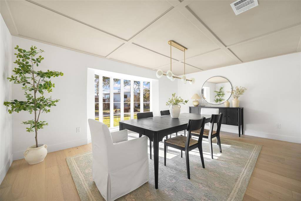 Dallas, TX 75238,9747 Parkford Drive