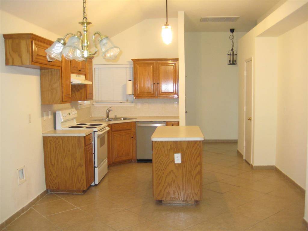 Denton, TX 76207,917 Cruise Street