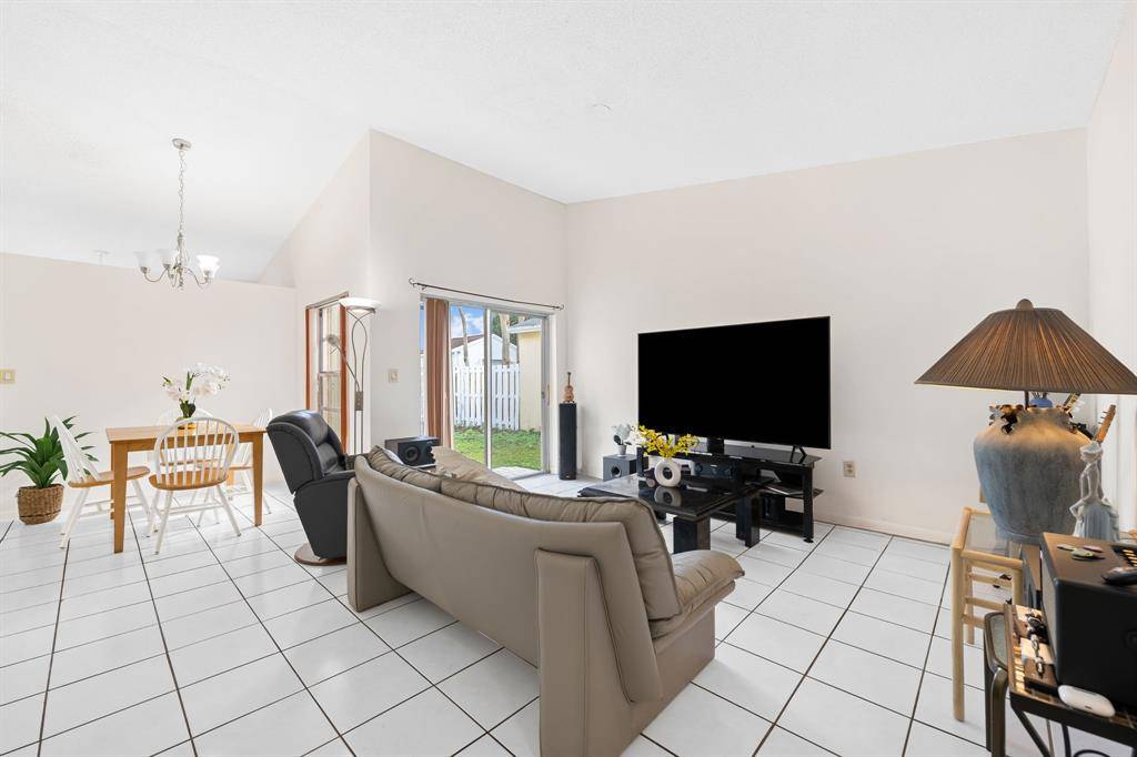 Davie, FL 33325,14106 Langley Pl