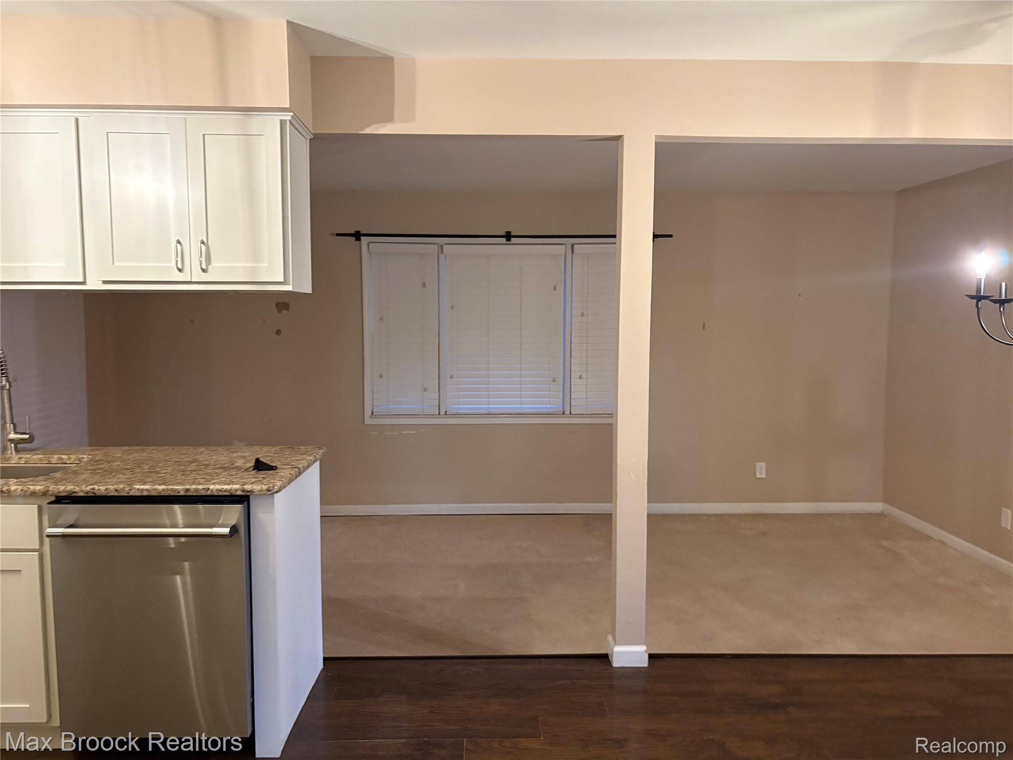 Warren, MI 48092,32246 Oakview DR