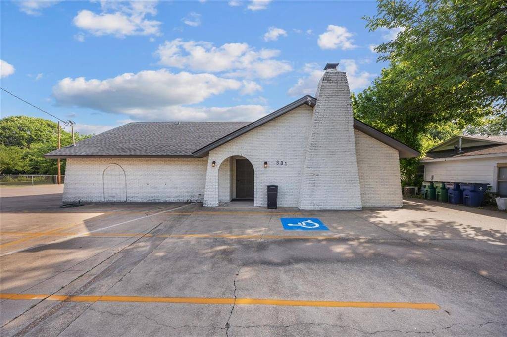 Waxahachie, TX 75165,301 E Criddle Street