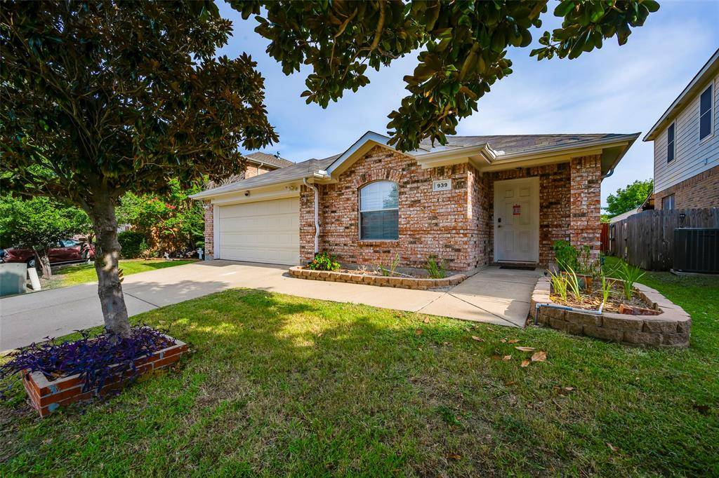 Grand Prairie, TX 75052,939 Wood Brook Drive