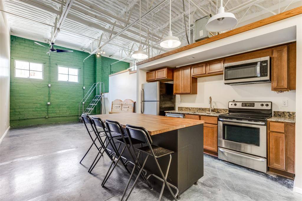 Dallas, TX 75215,1813 Clarence Street #11