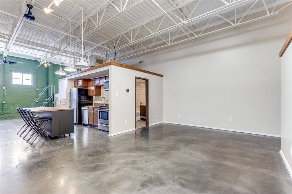 Dallas, TX 75215,1813 Clarence Street #11