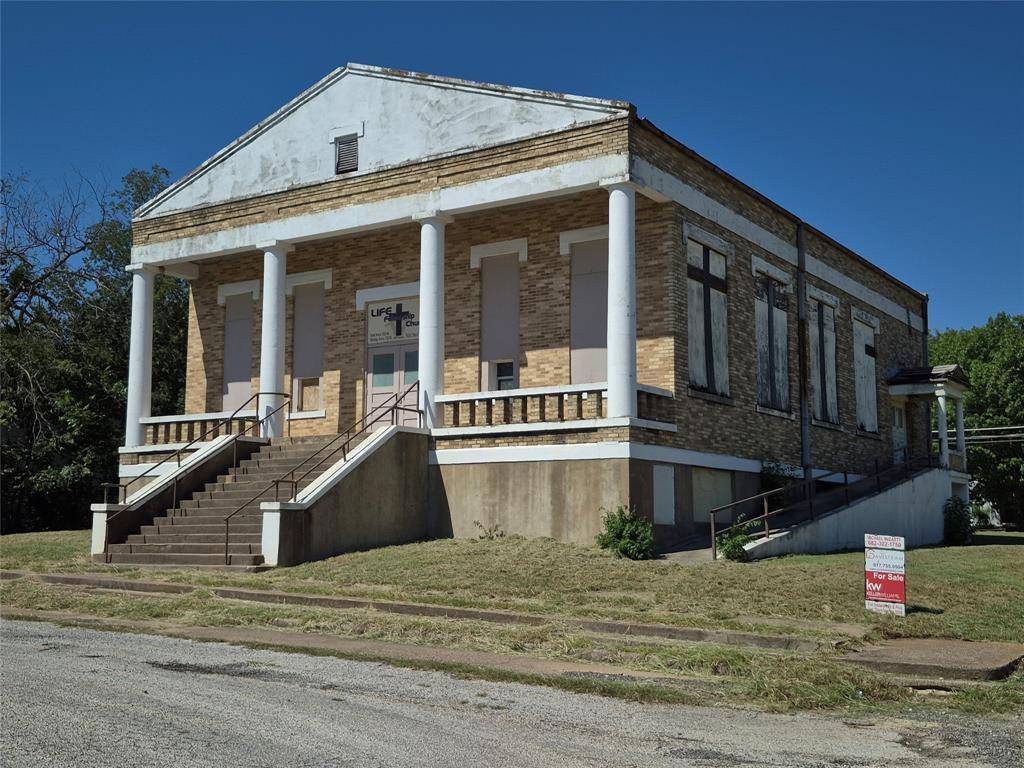 Bowie, TX 76230,506 Sanders Street