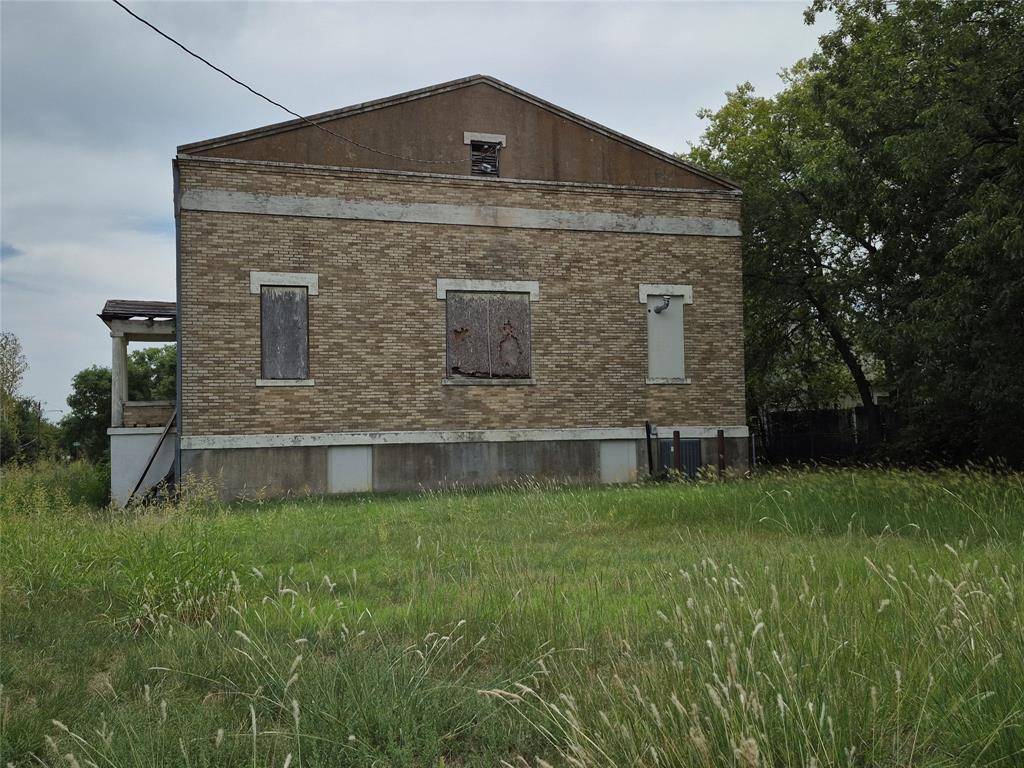 Bowie, TX 76230,506 Sanders Street