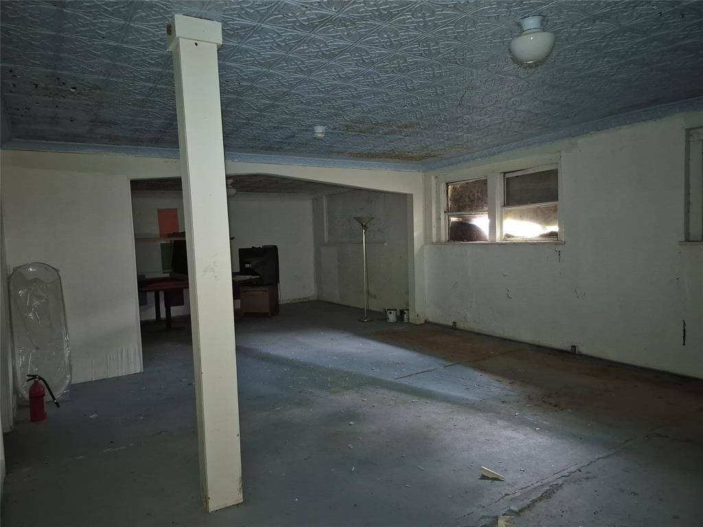 Bowie, TX 76230,506 Sanders Street