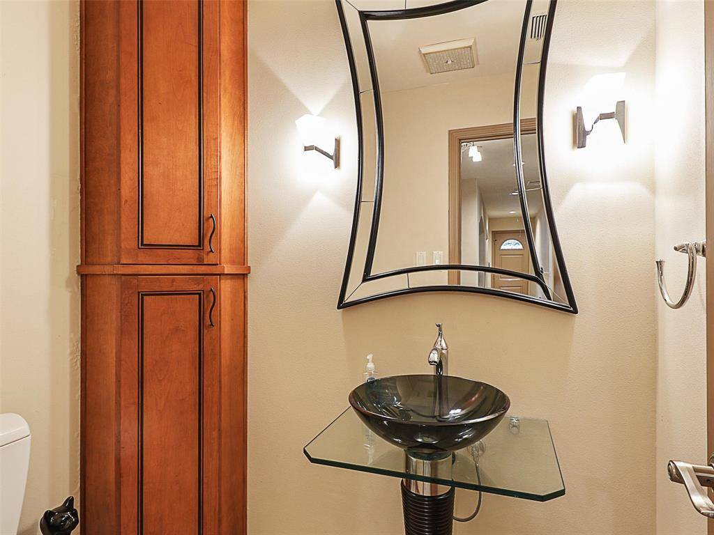 Dallas, TX 75240,6515 Ridgeview Circle