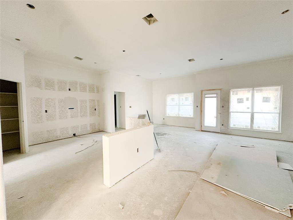 Hewitt, TX 76643,1400 Red Rock Road