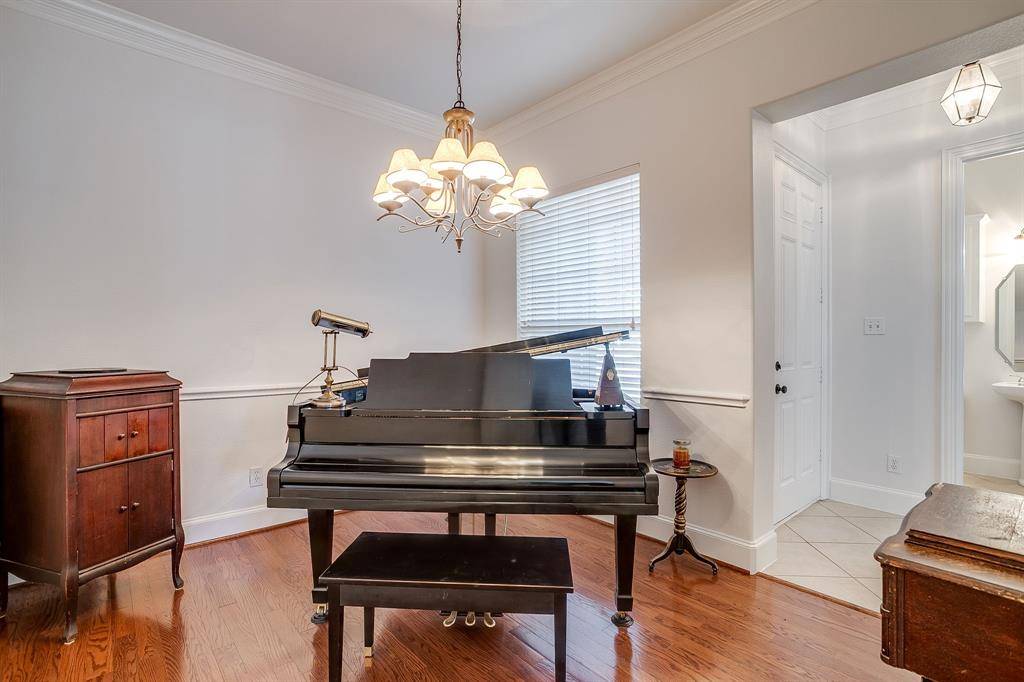 Irving, TX 75063,8216 Dogwood Lane