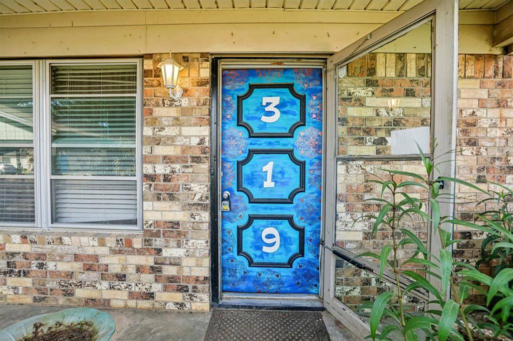 Covington, TX 76636,319 S Rogers Street