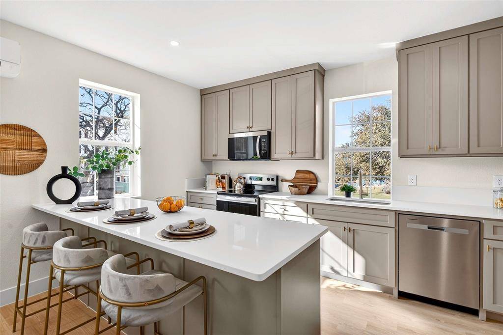 435 W 9th Street, Dallas, TX 75208