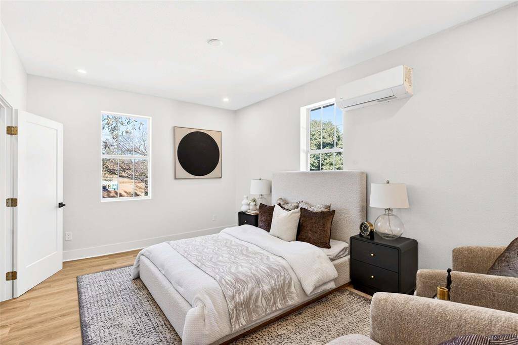 435 W 9th Street, Dallas, TX 75208