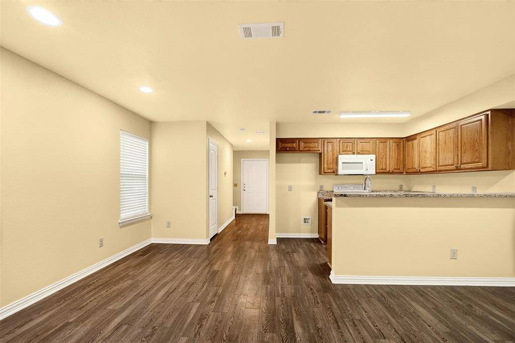 Van Alstyne, TX 75495,1716 S Waco Street