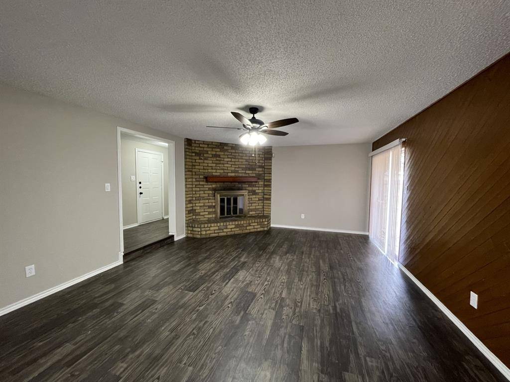 Arlington, TX 76017,4805 Crestmont Court