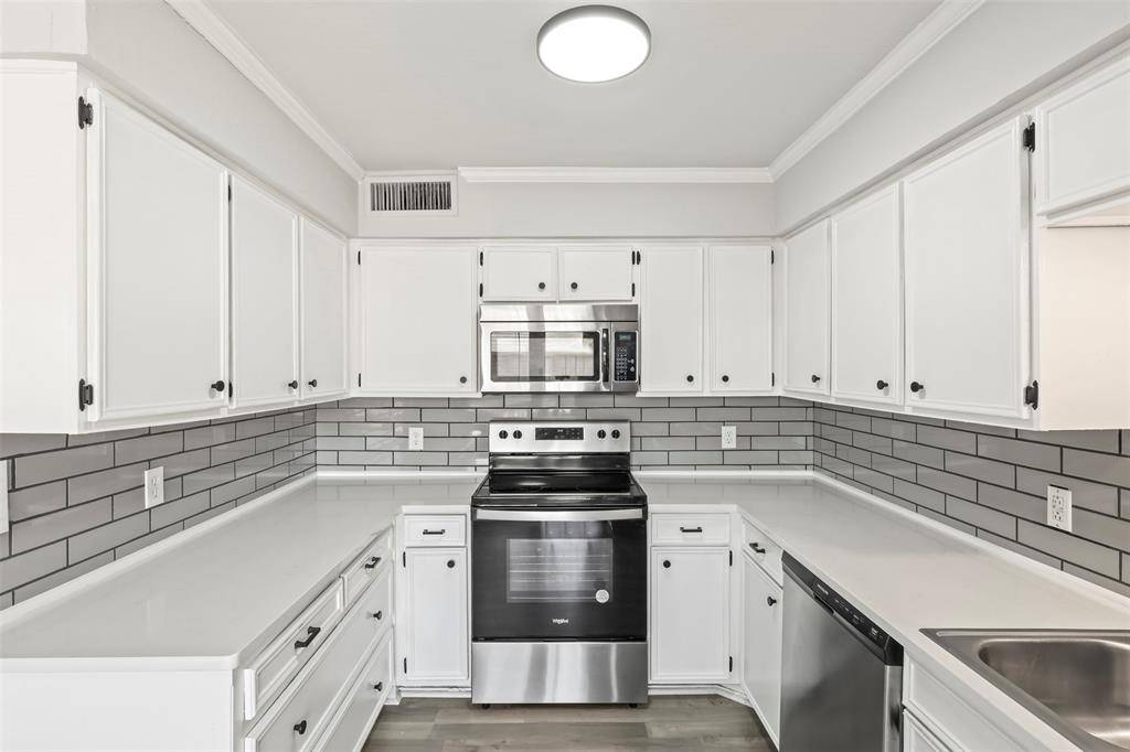 Dallas, TX 75230,10526 Stone Canyon Road #201