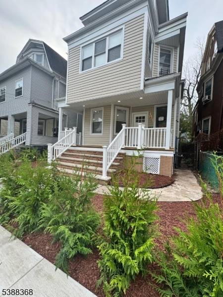 Newark City, NJ 07108,811 S 13Th St