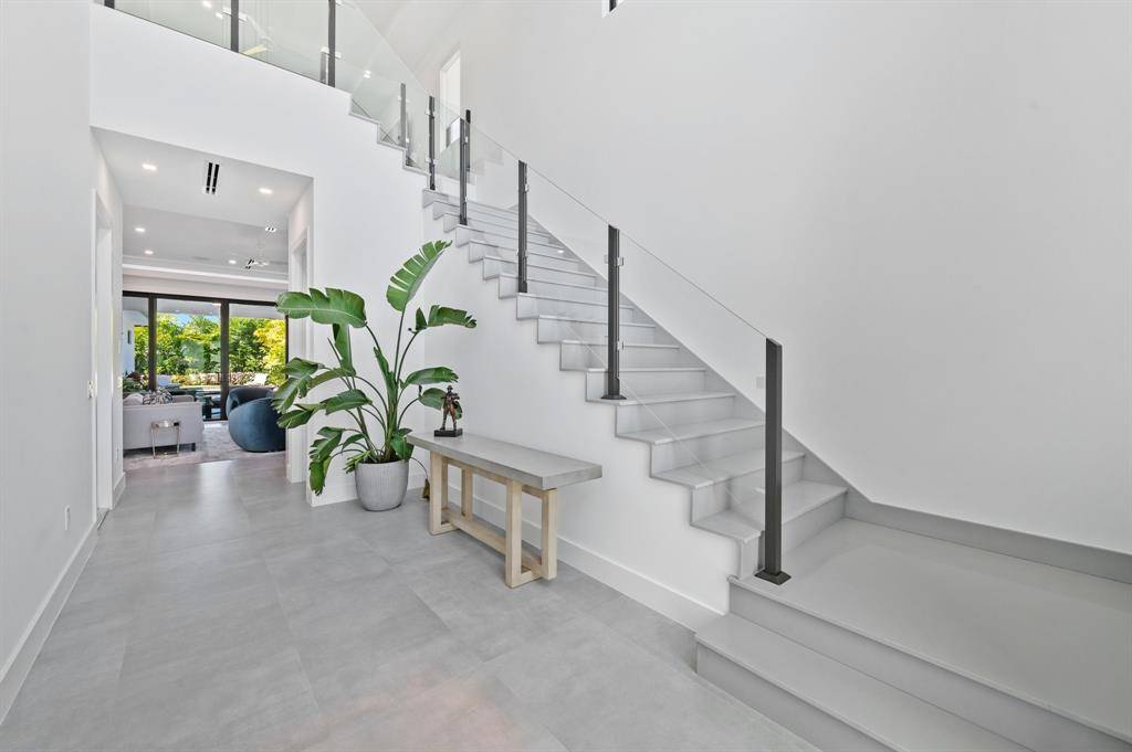 Delray Beach, FL 33483,743 S Lake Ave