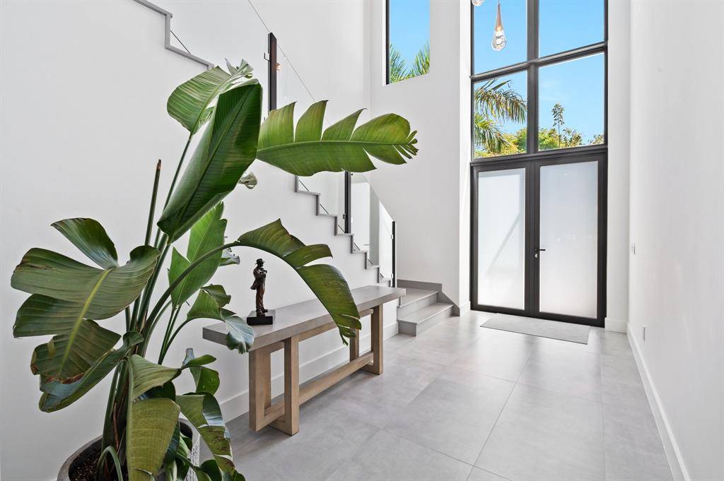 Delray Beach, FL 33483,743 S Lake Ave