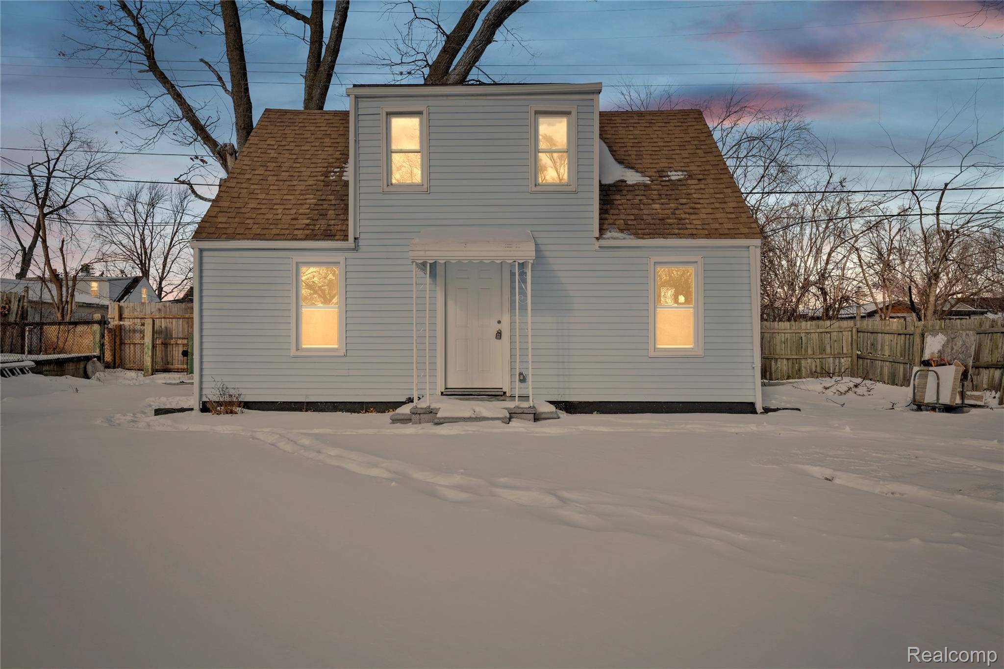 Hazel Park, MI 48030,1523 E Madge AVE