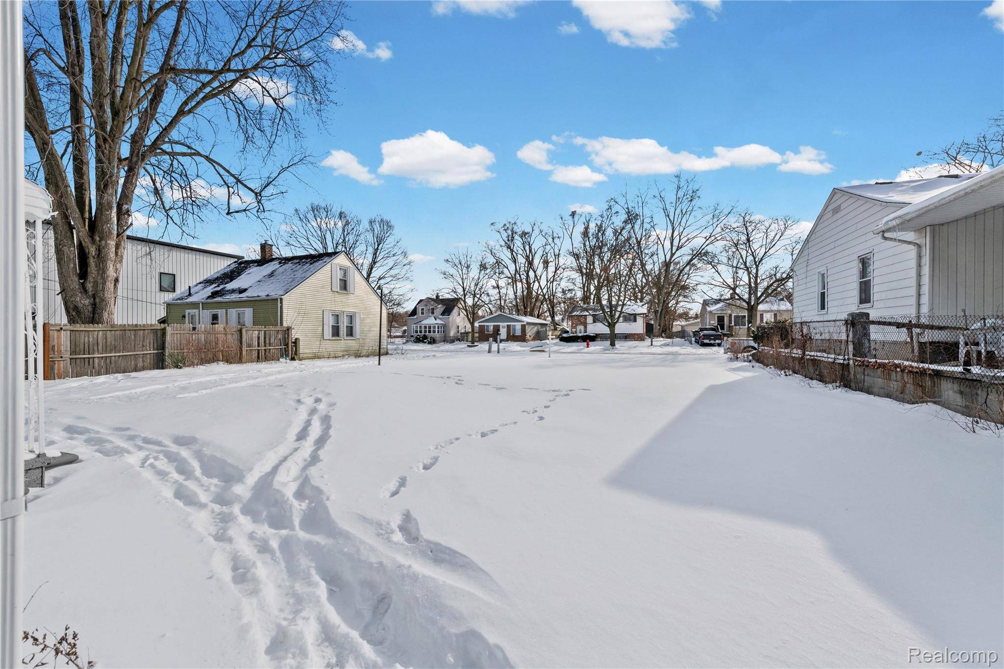 Hazel Park, MI 48030,1523 E Madge AVE