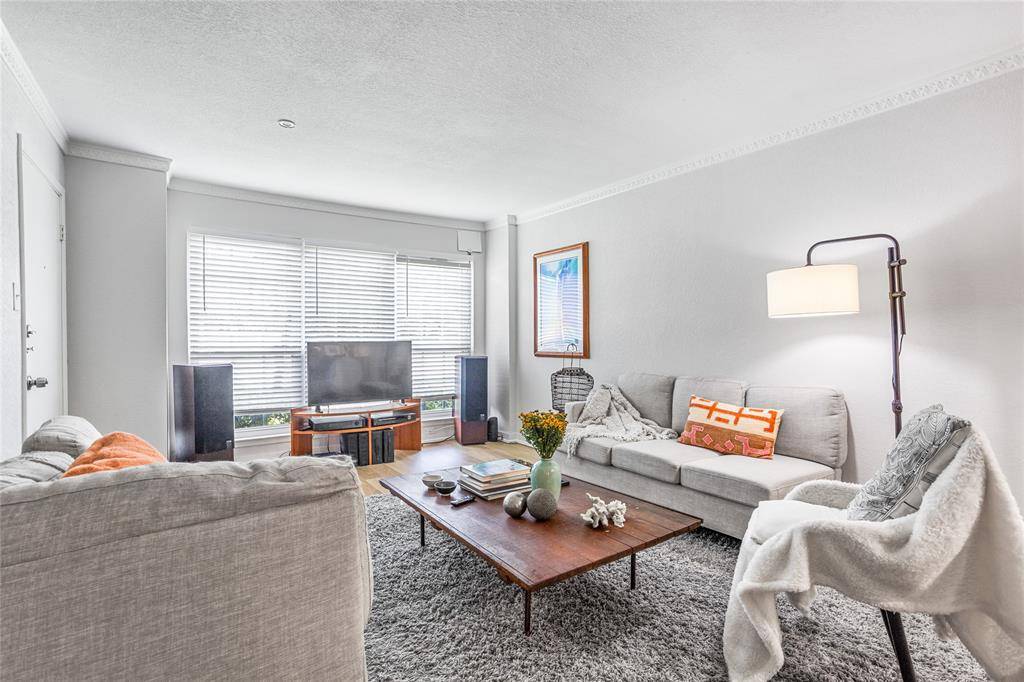 Dallas, TX 75230,7924 Royal Lane #106