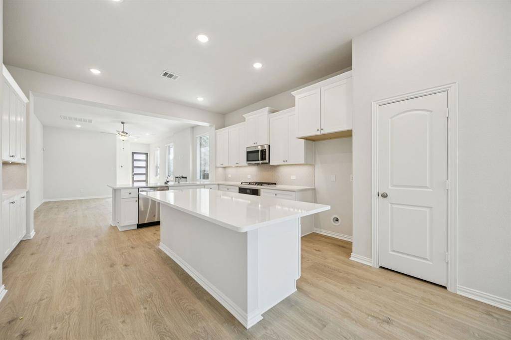 Mesquite, TX 75181,1913 Hazel Lily