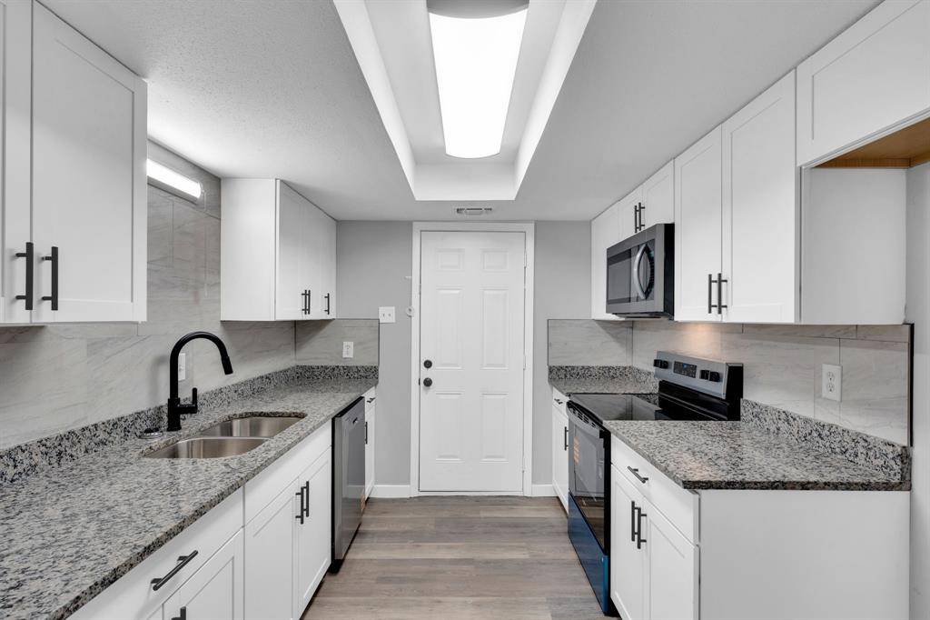 Grand Prairie, TX 75052,125 W Mountain Creek Drive #16