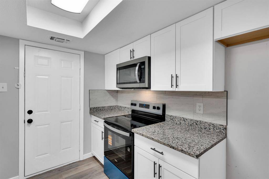 Grand Prairie, TX 75052,125 W Mountain Creek Drive #16