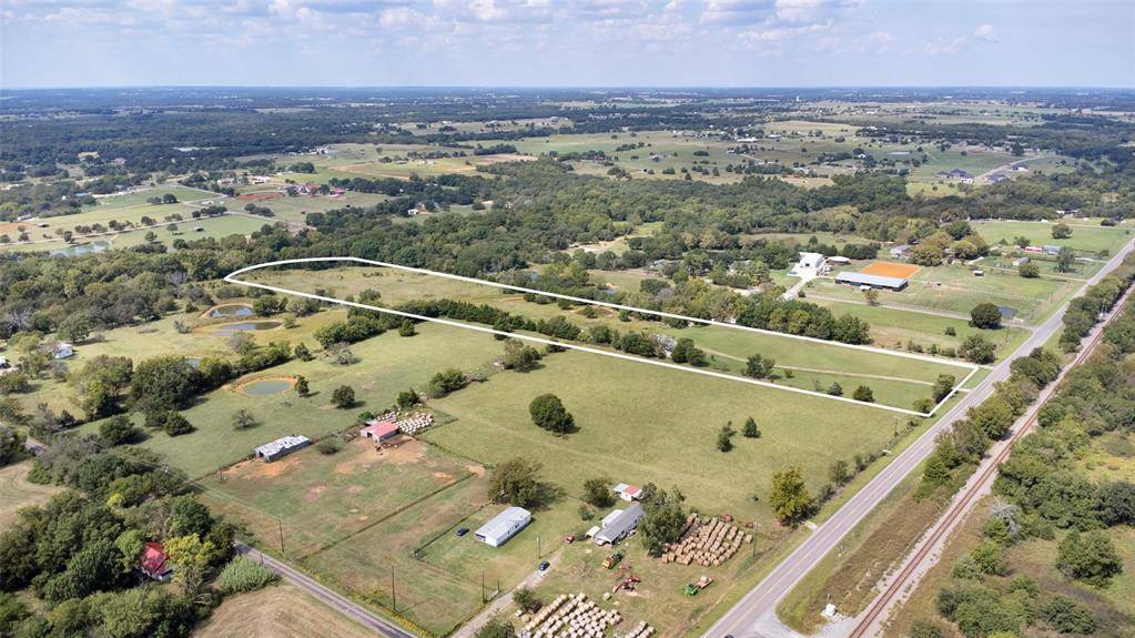 Whitesboro, TX 76273,3083 Business Highway 377