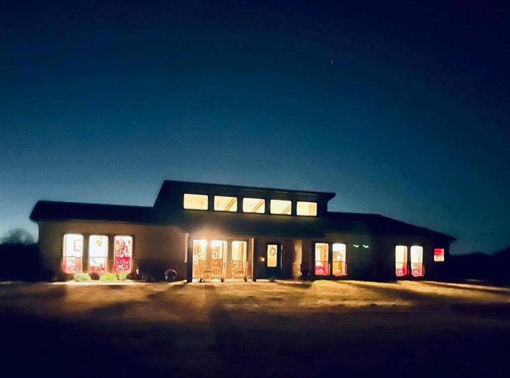 Tioga, TX 76271,812 Mckenzie Road