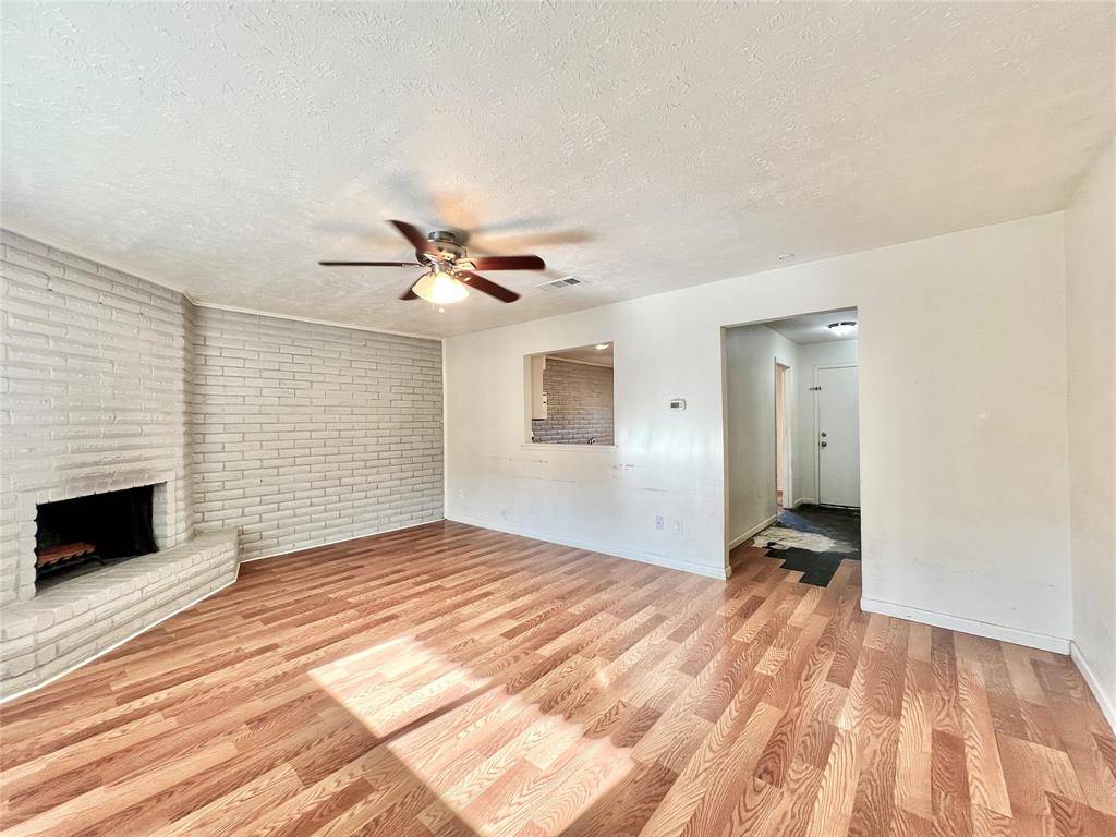 Grand Prairie, TX 75052,19 W Mountain Creek Drive