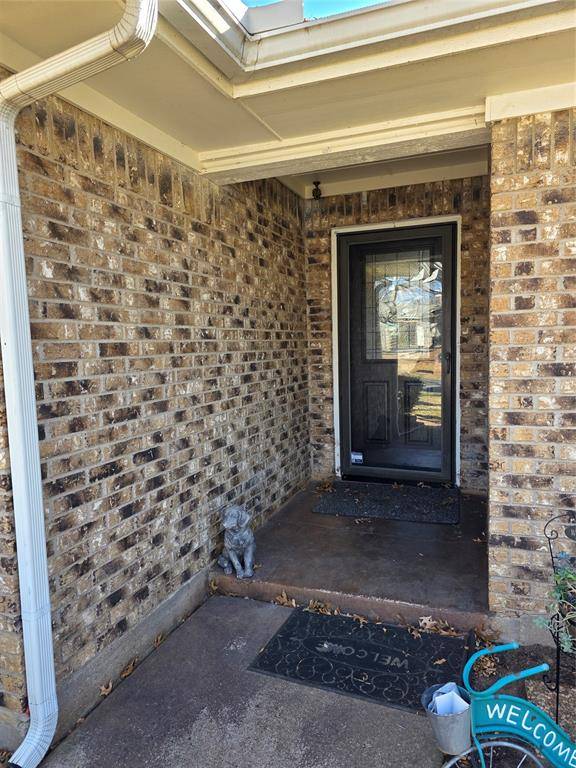 2008 Iron Horse Court, Arlington, TX 76017