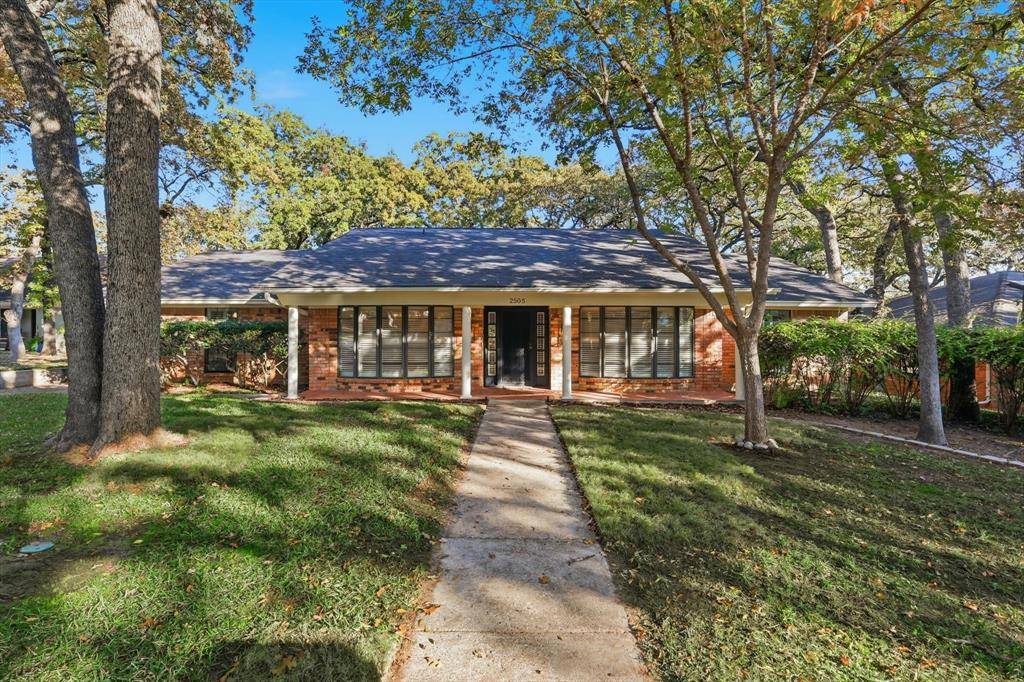 Arlington, TX 76012,2505 Oak Manor Court