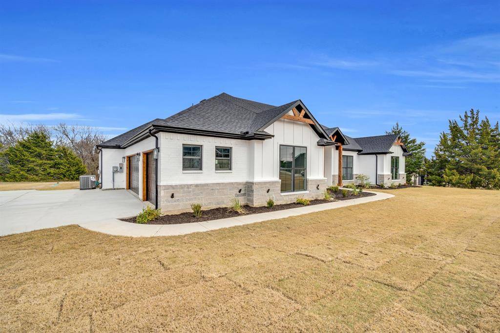 Waxahachie, TX 75167,421 Silo Court