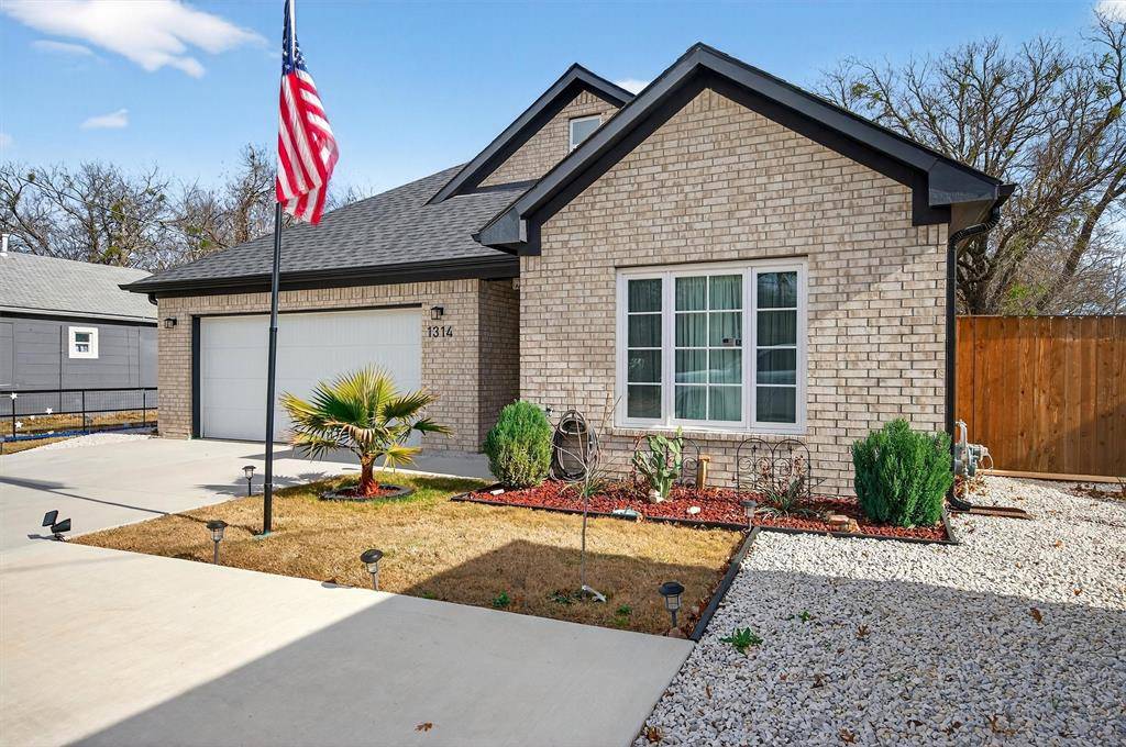 Gainesville, TX 76240,1314 S Grand Avenue